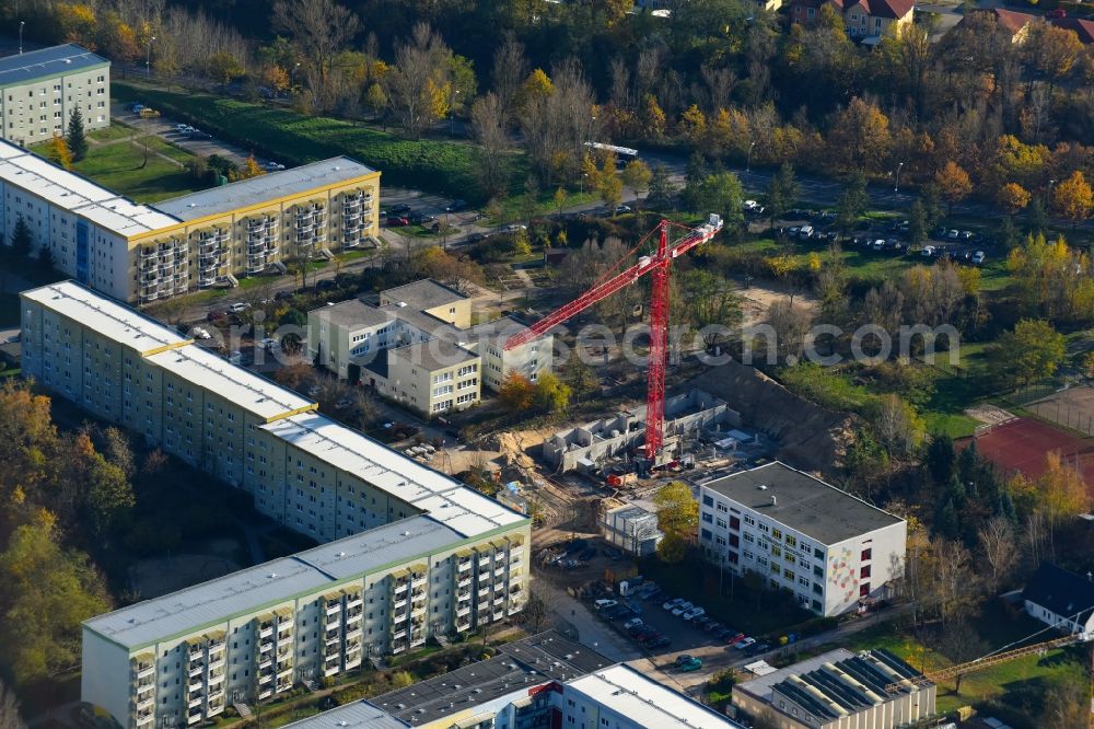 Teltow from the bird's eye view: Construction site to build a new multi-family residential complex on Albert-Wiebach-Strasse in Teltow in the state Brandenburg, Germany