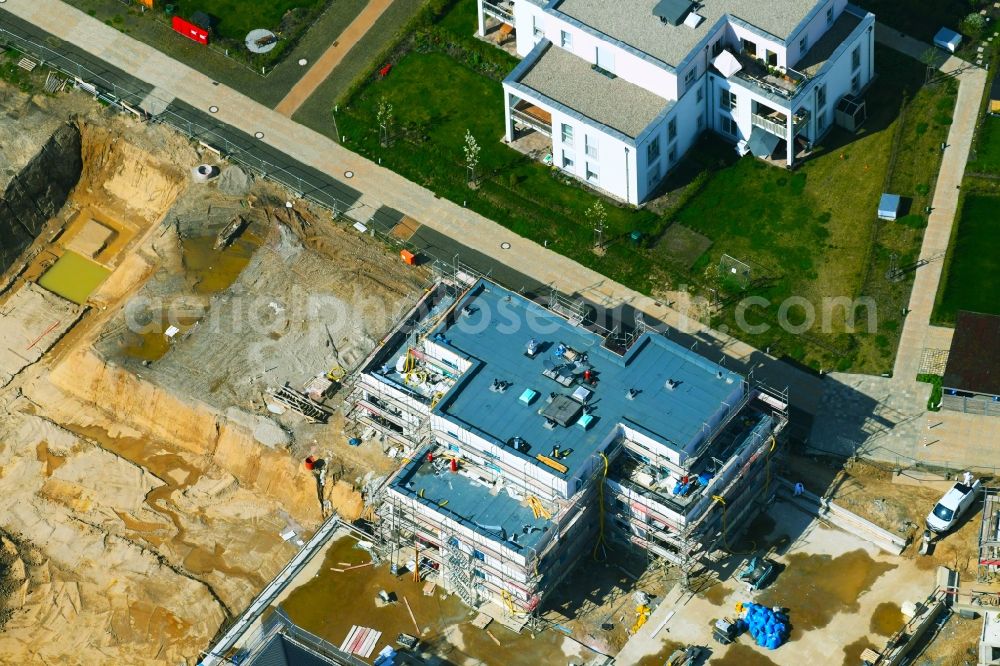 Berlin from above - Construction site to build a new multi-family residential complex ALTE GAeRTNEREI of PROJECT Immobilien Wohnen AG on Sundgauer Strasse corner Schlettstadter Strasse in Berlin, Germany