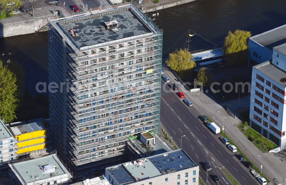 Berlin from above - Construction site to build a new multi-family residential complex Altonaer Strasse - Bachstrasse in Berlin