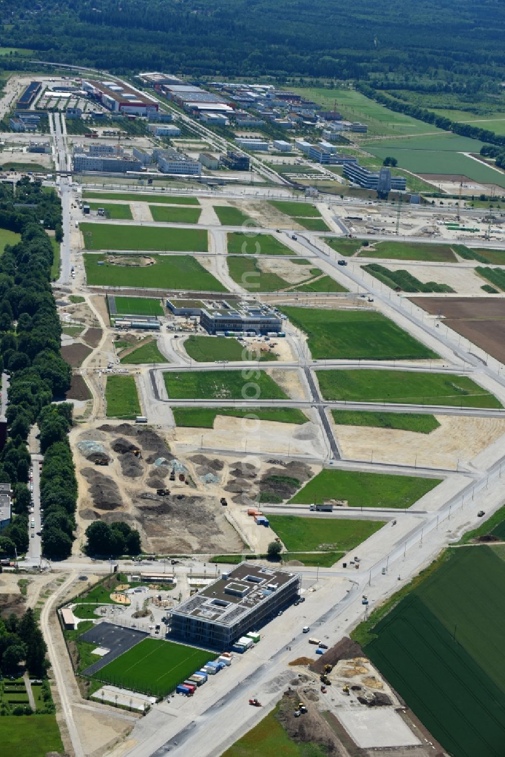 München from above - Construction site to build a new multi-family residential complex Aubinger Allee in the district Aubing-Lochhausen-Langwied in Munich in the state Bavaria, Germany