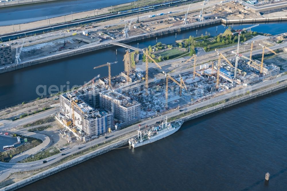 Aerial photograph Hamburg - Construction site to build a new multi-family residential complex Baakenhafen on Baakenallee in Hamburg, Germany