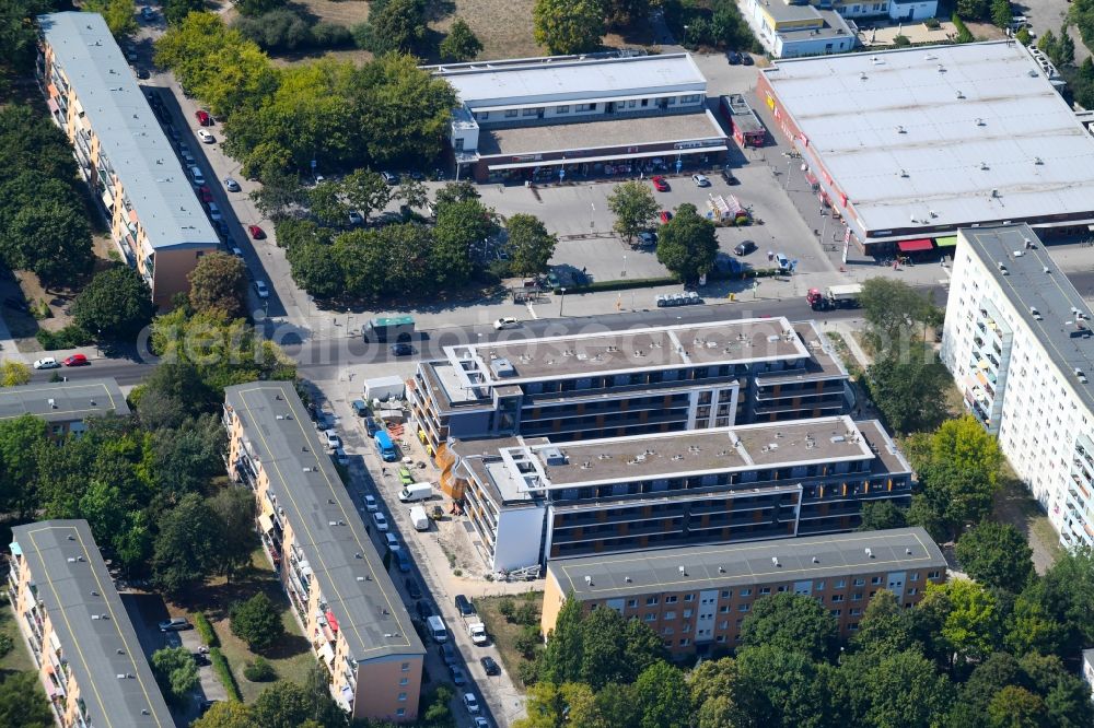 Aerial photograph Berlin - Construction site to build a new multi-family residential complex Balatonstrasse Ecke Volkradstrasse in the district Friedrichsfelde in Berlin