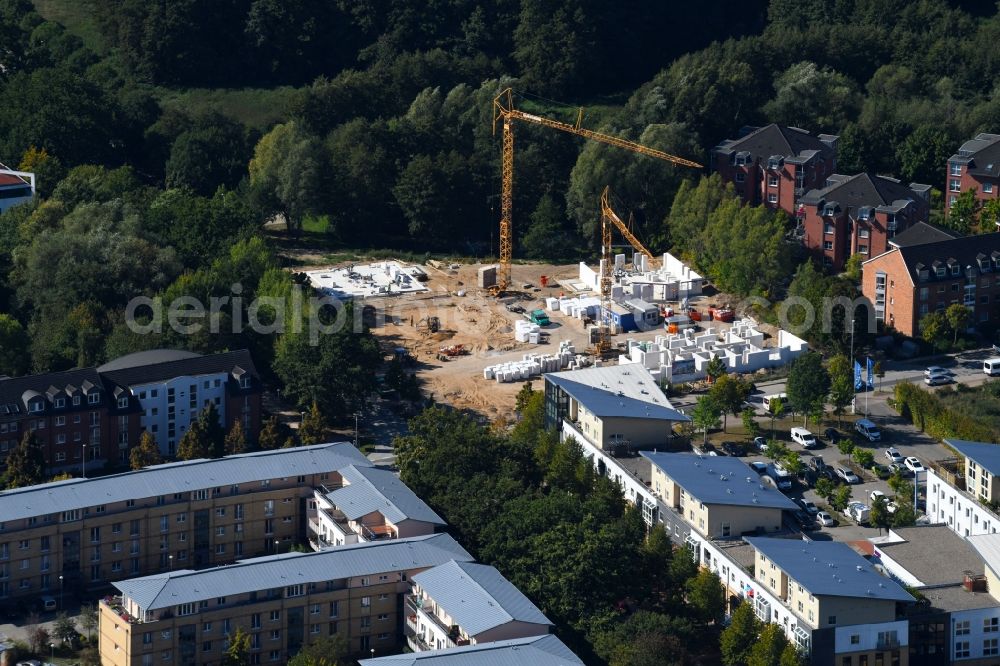 Schwerin from above - Construction site to build a new multi-family residential complex a??Am Barlower Teicha?? in Schwerin in the state Mecklenburg - Western Pomerania, Germany