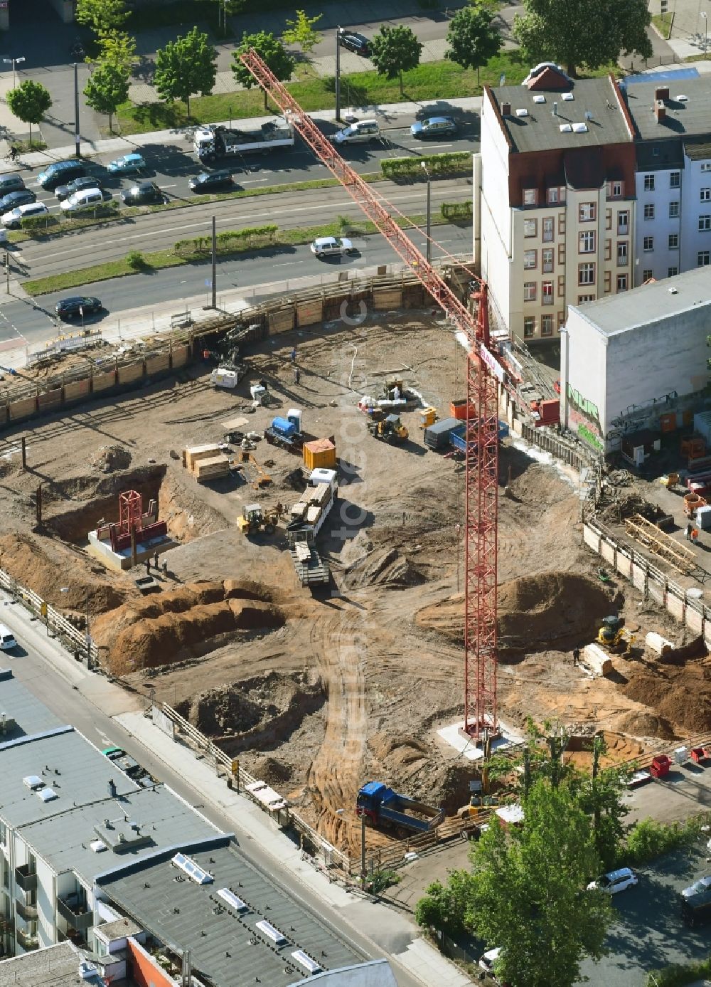 Dresden from the bird's eye view: Construction site to build a new multi-family residential complex of BAUWI Bau and Beton GmbH on Weisseritzstrasse - Friedrichstrasse in Dresden in the state Saxony, Germany