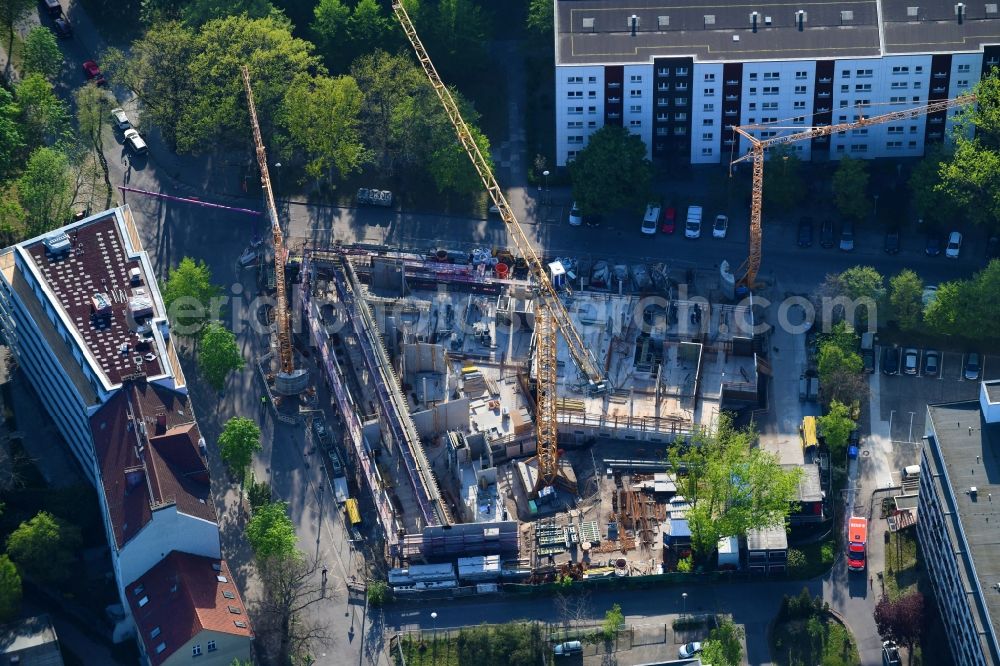 Aerial image Berlin - Construction site to build a new multi-family residential complex of Belle Epoque Gesellschaft fuer behutsame Stadterneuerung mbH on Alfred-Kowalke-Strasse - Charlottenstrasse in Berlin, Germany