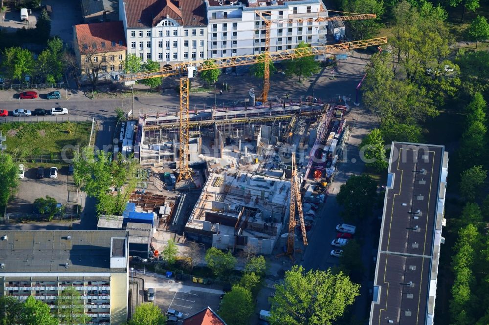 Berlin from above - Construction site to build a new multi-family residential complex of Belle Epoque Gesellschaft fuer behutsame Stadterneuerung mbH on Alfred-Kowalke-Strasse - Charlottenstrasse in Berlin, Germany