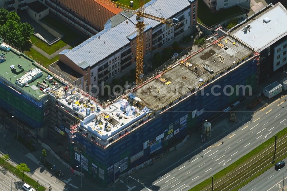 Rostock from the bird's eye view: Construction site to build a new multi-family residential complex of Bouwfonds IM Deutschland GmbH Am Voegenteich - August-Bebel-Strasse in Rostock in the state Mecklenburg - Western Pomerania, Germany