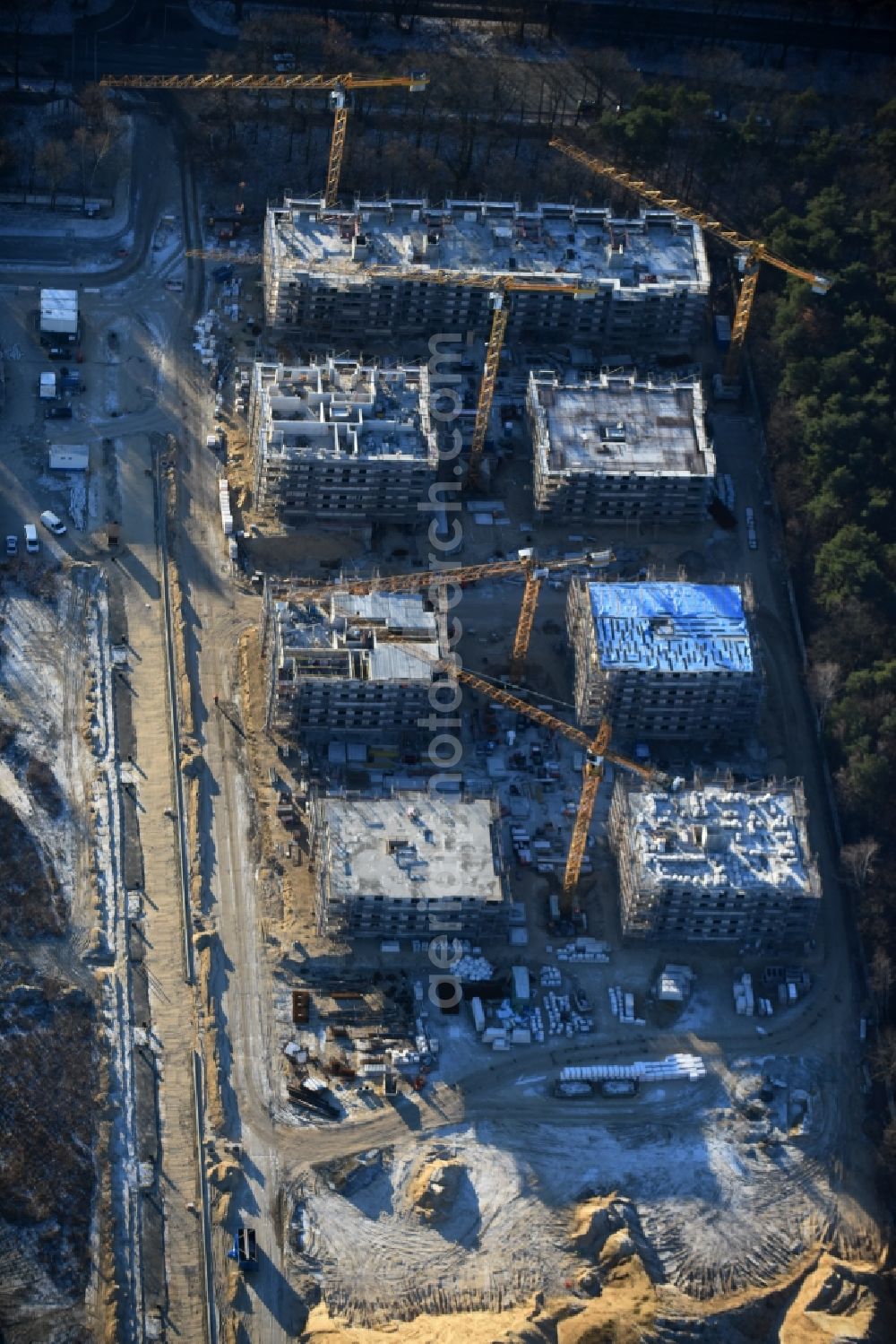 Aerial image Potsdam - Construction site to build a new multi-family residential complex at Heinrich-Mann-Avenue in the district Waldstadt I in Potsdam in the state Brandenburg. Involved company is Heinrich-Mann-Allee 95 Grundstuecksgesellschaft mbH