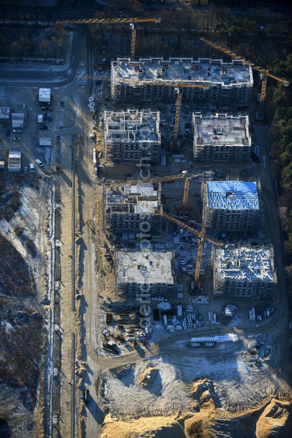 Aerial photograph Potsdam - Construction site to build a new multi-family residential complex at Heinrich-Mann-Avenue in the district Waldstadt I in Potsdam in the state Brandenburg. Involved company is Heinrich-Mann-Allee 95 Grundstuecksgesellschaft mbH