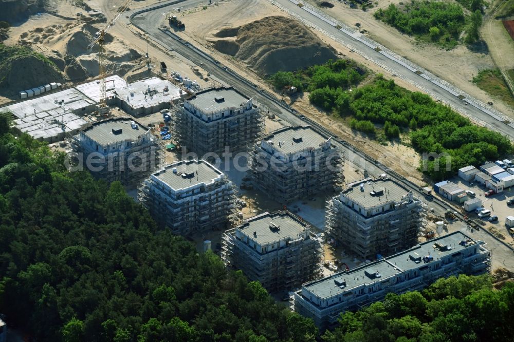 Aerial image Potsdam - Construction site to build a new multi-family residential complex at Heinrich-Mann-Avenue in the district Waldstadt I in Potsdam in the state Brandenburg. Involved company is Heinrich-Mann-Allee 95 Grundstuecksgesellschaft mbH