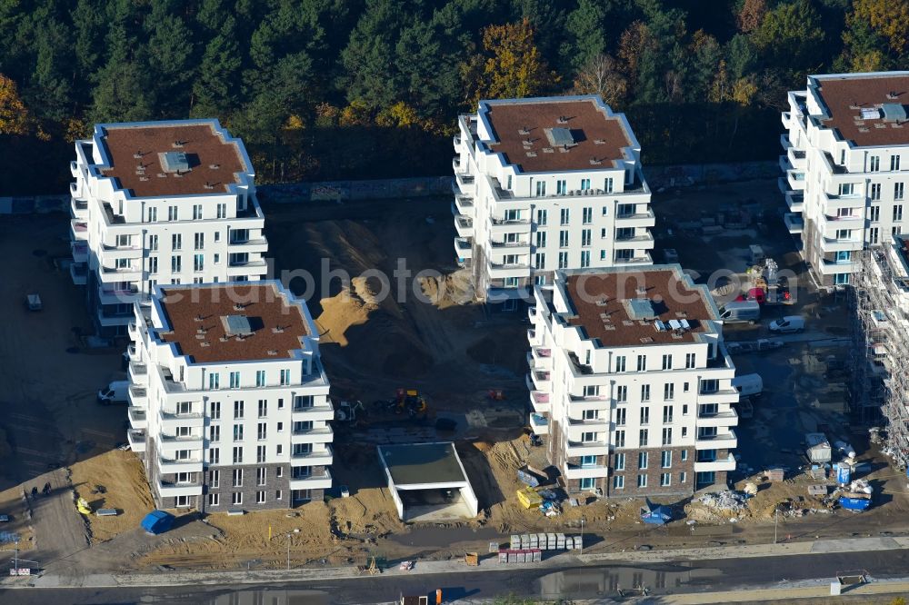 Aerial image Potsdam - Construction site to build a new multi-family residential complex at Heinrich-Mann-Avenue in the district Waldstadt I in Potsdam in the state Brandenburg. Involved company is Heinrich-Mann-Allee 95 Grundstuecksgesellschaft mbH