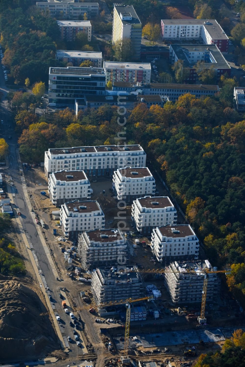 Potsdam from above - Construction site to build a new multi-family residential complex at Heinrich-Mann-Avenue in the district Waldstadt I in Potsdam in the state Brandenburg. Involved company is Heinrich-Mann-Allee 95 Grundstuecksgesellschaft mbH