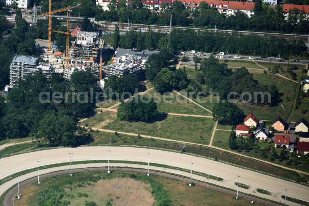 Aerial image Berlin - Construction site to build a new multi-family residential complex Am Carlsgarten of Helma Wohnungsbau GmbH designed by architects Blumers by Zechbau GmbH in Berlin