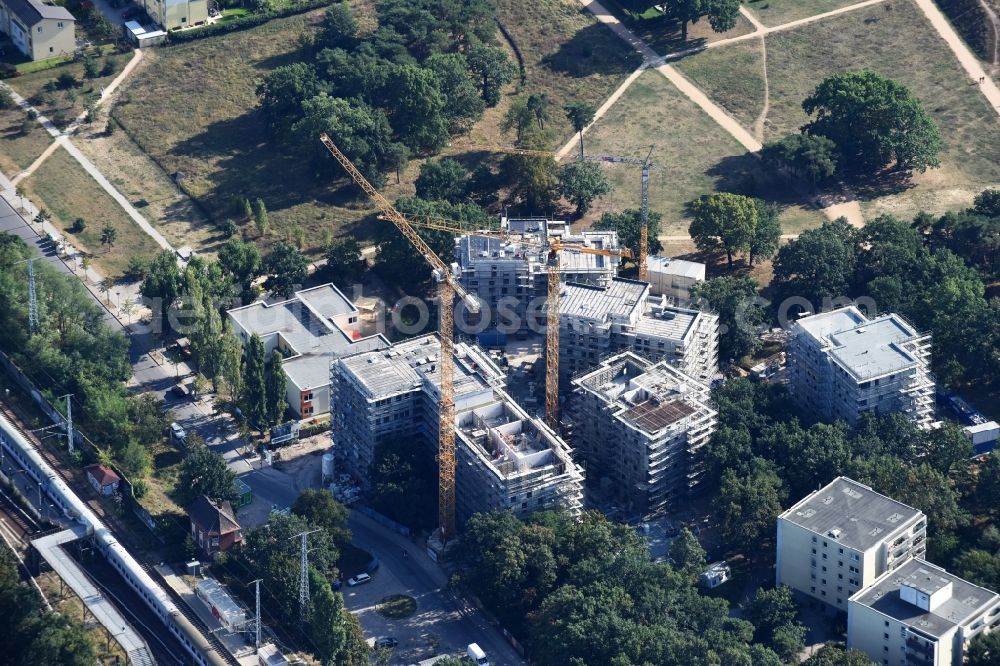 Berlin from above - Construction site to build a new multi-family residential complex Am Carlsgarten of Helma Wohnungsbau GmbH designed by architects Blumers by Zechbau GmbH in Berlin