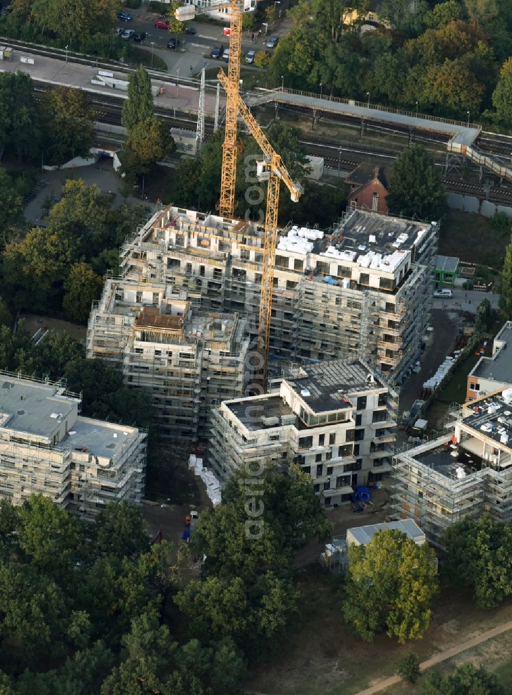 Aerial image Berlin - Construction site to build a new multi-family residential complex Am Carlsgarten of Helma Wohnungsbau GmbH designed by architects Blumers by Zechbau GmbH in Berlin