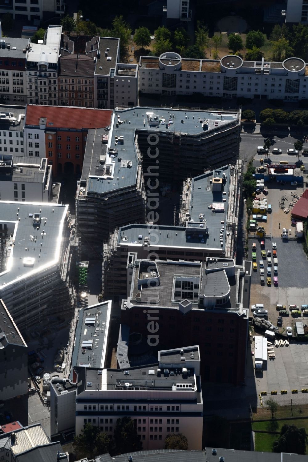 Aerial photograph Berlin - Construction site to build a new multi-family residential complex Charlie Livin of Trockland Management GmbH along the Zimmerstrasse and Mauerstrasse in the district Mitte in Berlin, Germany