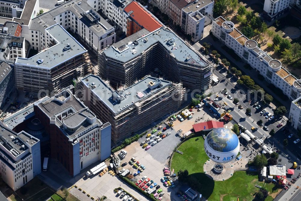 Aerial photograph Berlin - Construction site to build a new multi-family residential complex Charlie Livin of Trockland Management GmbH along the Zimmerstrasse and Mauerstrasse in the district Mitte in Berlin, Germany