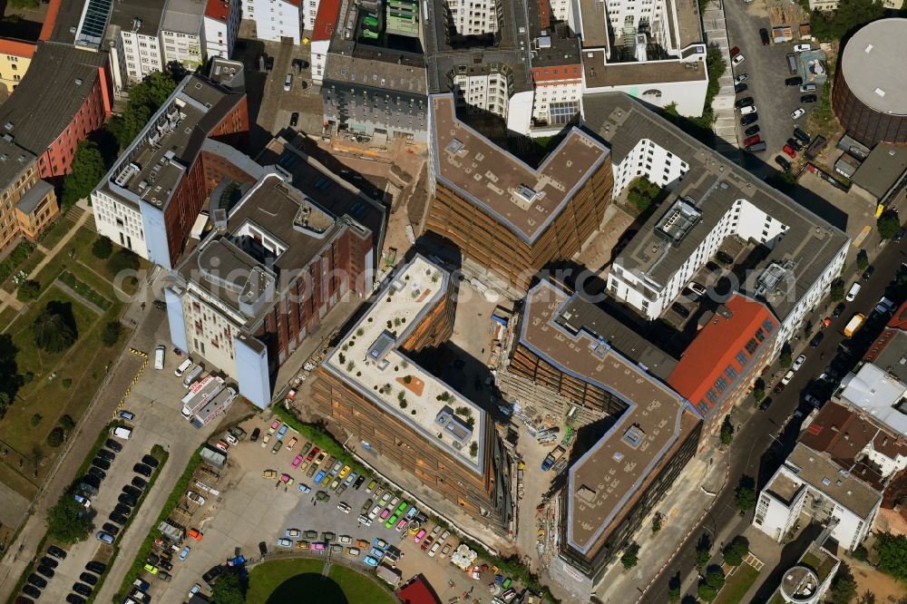 Aerial photograph Berlin - Construction site to build a new multi-family residential complex Charlie Livin of Trockland Management GmbH along the Zimmerstrasse and Mauerstrasse in the district Mitte in Berlin, Germany