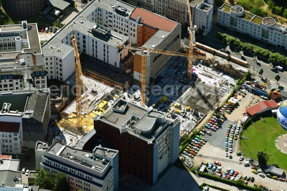 Aerial photograph Berlin - Construction site to build a new multi-family residential complex Charlie Livin of Trockland Management GmbH along the Zimmerstrasse and Mauerstrasse in the district Mitte in Berlin, Germany