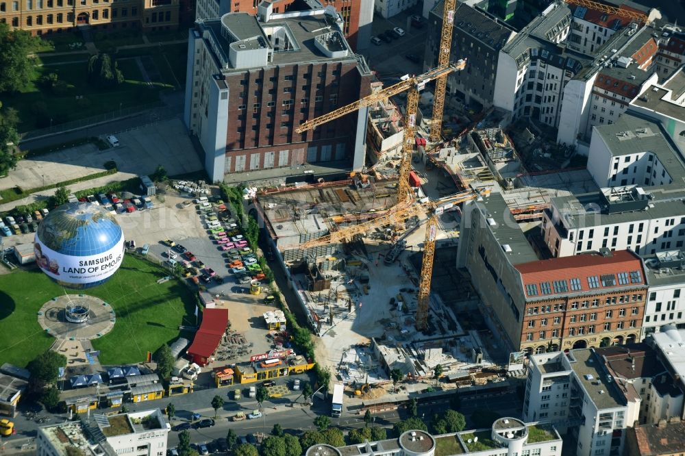 Aerial photograph Berlin - Construction site to build a new multi-family residential complex Charlie Livin of Trockland Management GmbH along the Zimmerstrasse and Mauerstrasse in the district Mitte in Berlin, Germany