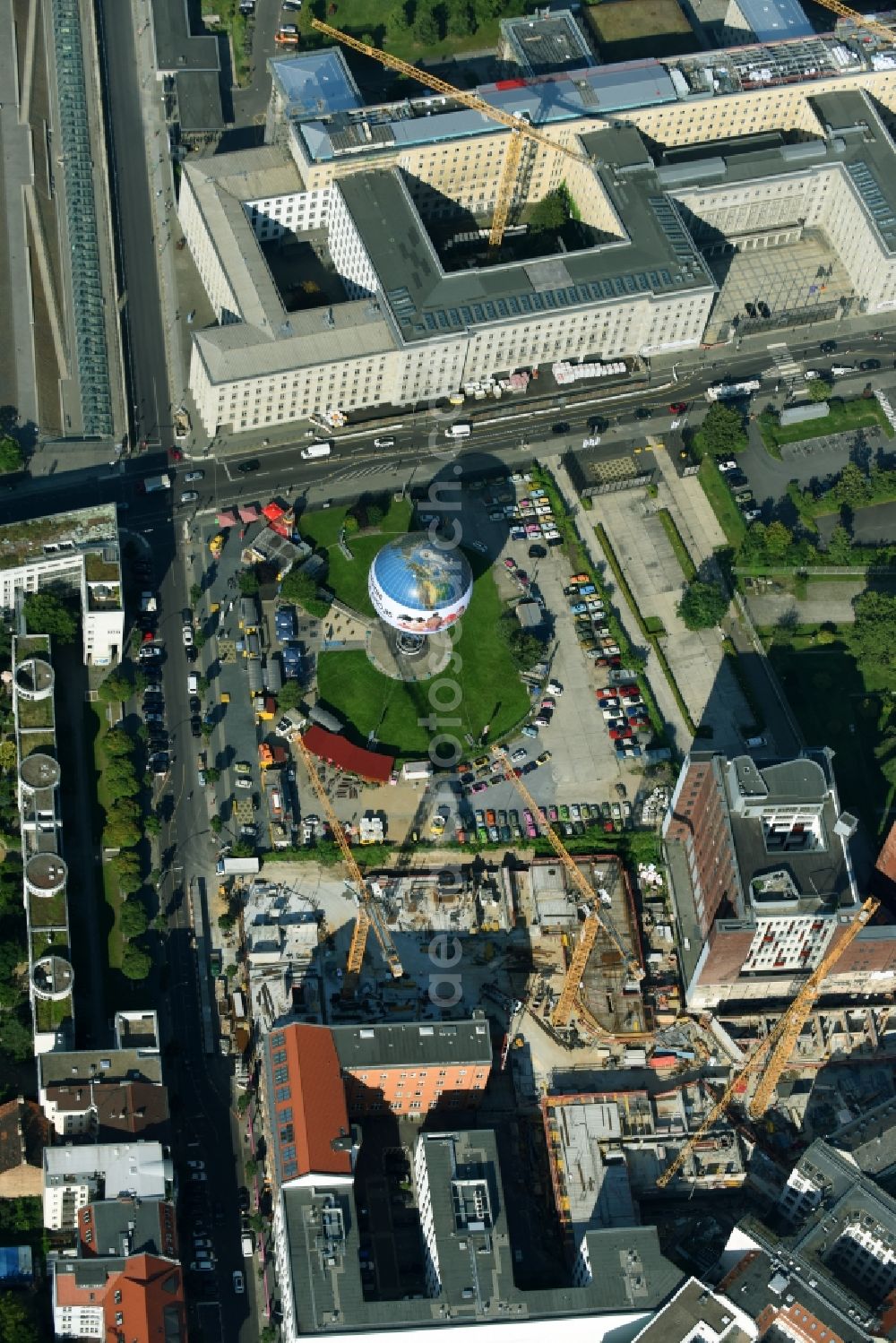 Berlin from the bird's eye view: Construction site to build a new multi-family residential complex Charlie Livin of Trockland Management GmbH along the Zimmerstrasse and Mauerstrasse in the district Mitte in Berlin, Germany