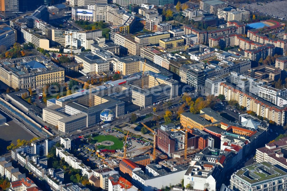 Berlin from the bird's eye view: Construction site to build a new multi-family residential complex Charlie Livin of Trockland Management GmbH along the Zimmerstrasse and Mauerstrasse in the district Mitte in Berlin, Germany