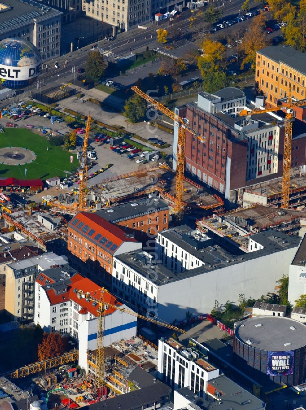 Aerial image Berlin - Construction site to build a new multi-family residential complex Charlie Livin of Trockland Management GmbH along the Zimmerstrasse and Mauerstrasse in the district Mitte in Berlin, Germany