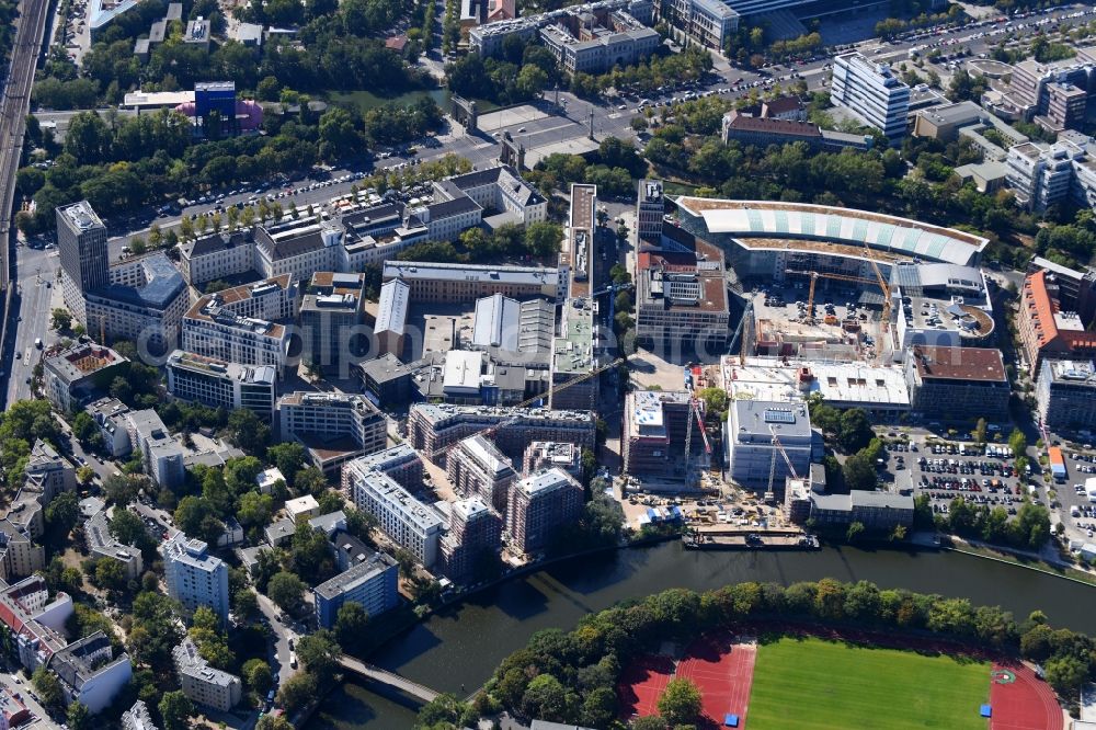 Berlin from the bird's eye view: Construction site to build a new multi-family residential complex No.1 Charlottenburg on Wegelystrasse zum Spree- Ufer in the district Charlottenburg in Berlin, Germany