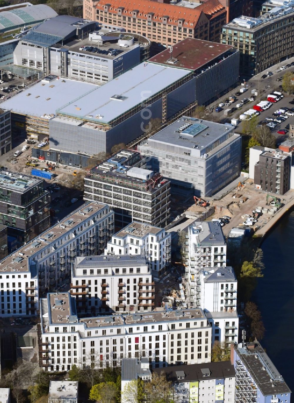 Berlin from the bird's eye view: Construction site to build a new multi-family residential complex No.1 Charlottenburg on Wegelystrasse zum Spree- Ufer in the district Charlottenburg in Berlin, Germany