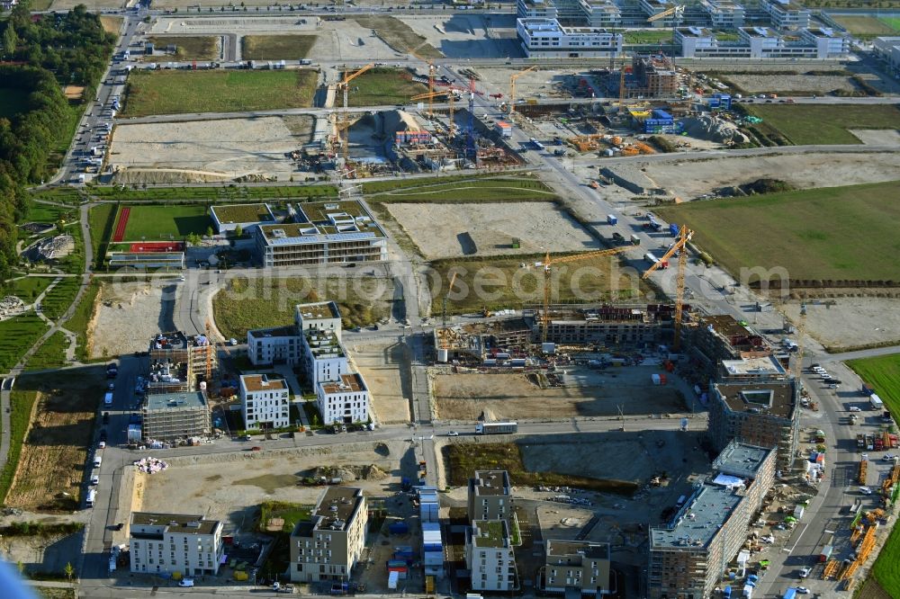 München from the bird's eye view: Construction site to build a new multi-family residential complex of DEMOS Wohnbau GmbH on Wiesentfelser Strasse in the district Aubing-Lochhausen-Langwied in Munich in the state Bavaria, Germany