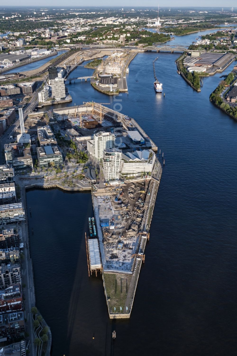 Aerial image Hamburg - Construction site to build a new multi-family residential complex of DC DEVELOPMENTS GMBH & CO. KG on Strandkai in the district HafenCity in Hamburg, Germany