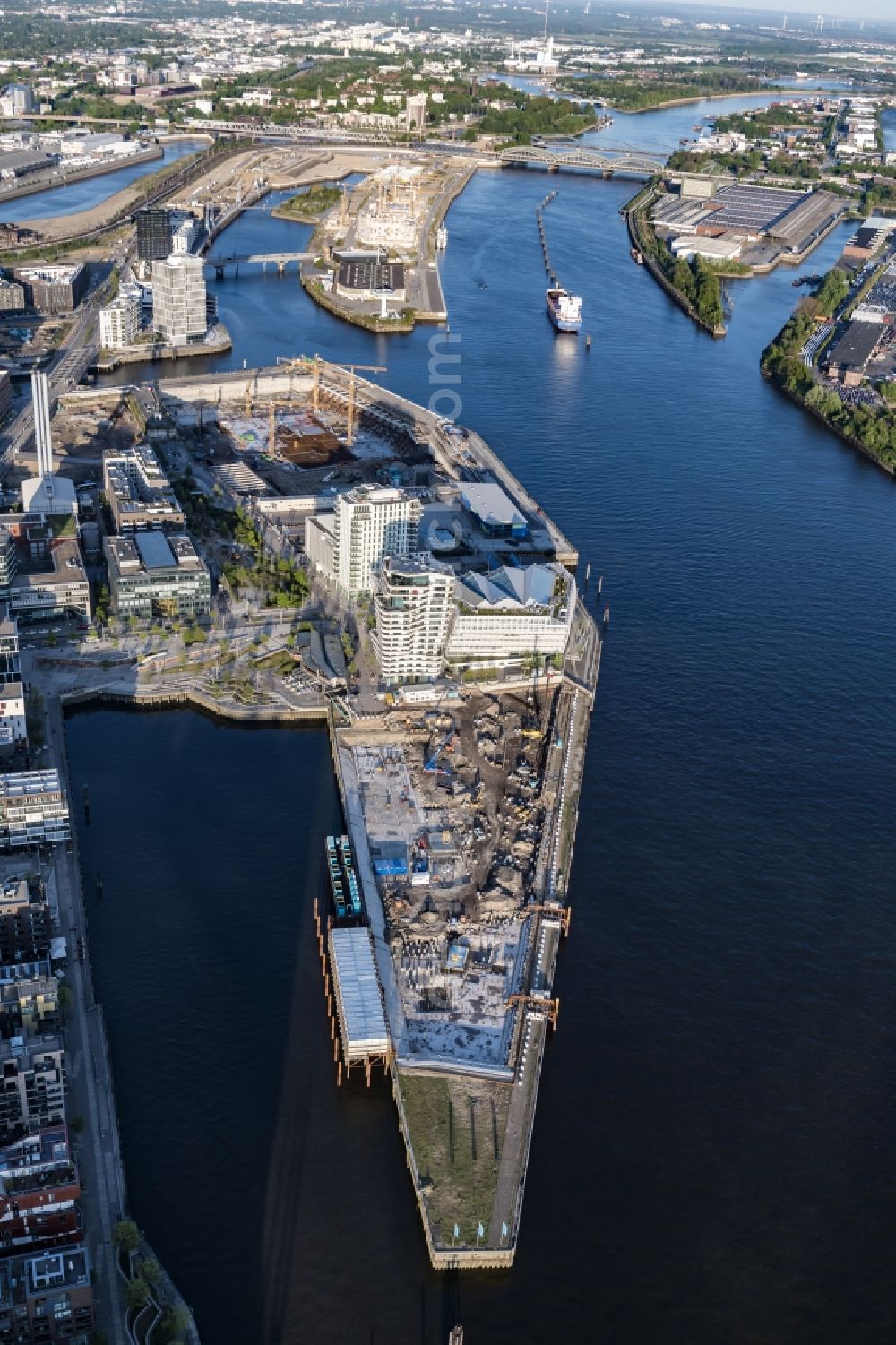 Aerial photograph Hamburg - Construction site to build a new multi-family residential complex of DC DEVELOPMENTS GMBH & CO. KG on Strandkai in the district HafenCity in Hamburg, Germany