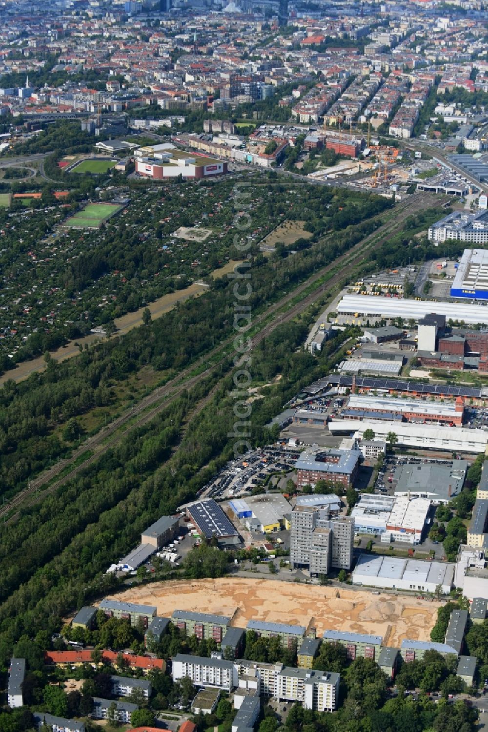 Berlin from the bird's eye view: Construction site to build a new multi-family residential complex Eythstrasse corner Bessemerstrasse in the district Schoeneberg in Berlin, Germany