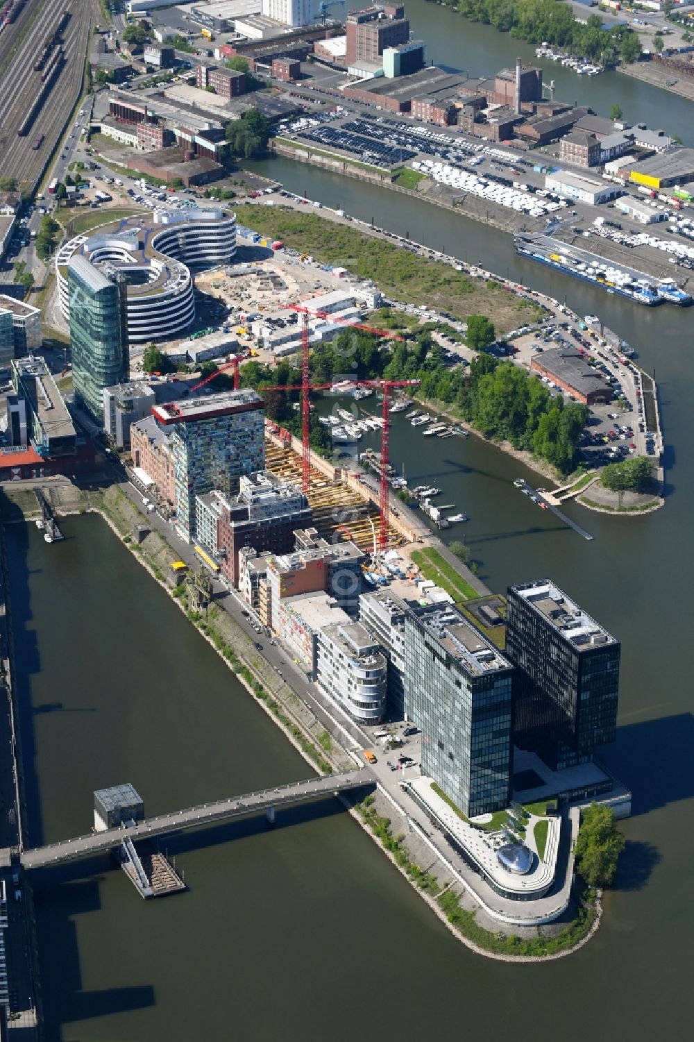 Aerial photograph Düsseldorf - Construction site to build a new multi-family residential complex of FRANKONIA Eurobau AG on Speditionstrasse in Duesseldorf in the state North Rhine-Westphalia, Germany