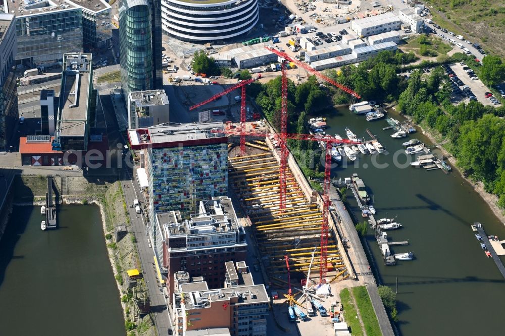 Düsseldorf from the bird's eye view: Construction site to build a new multi-family residential complex of FRANKONIA Eurobau AG on Speditionstrasse in Duesseldorf in the state North Rhine-Westphalia, Germany