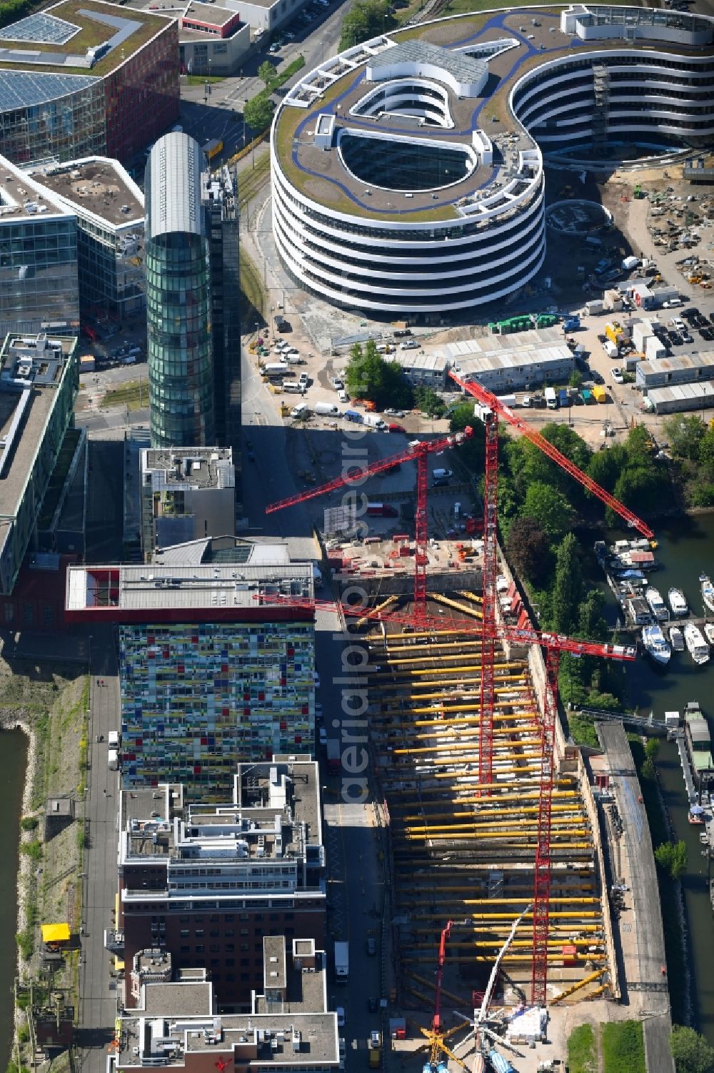 Aerial image Düsseldorf - Construction site to build a new multi-family residential complex of FRANKONIA Eurobau AG on Speditionstrasse in Duesseldorf in the state North Rhine-Westphalia, Germany