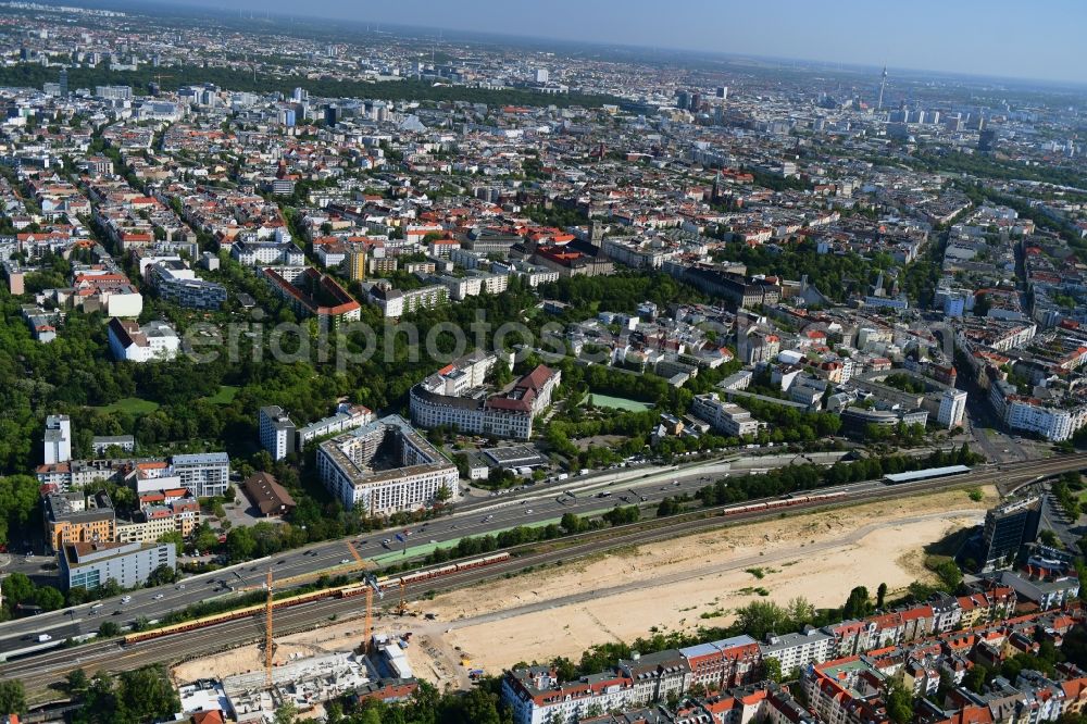 Aerial photograph Berlin - Construction site to build a new multi-family residential complex Friedenauer Hoehe in the district Wilmersdorf in Berlin, Germany