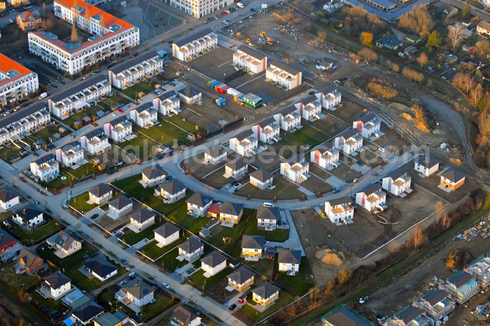 Bernau from the bird's eye view: Construction site to build a new multi-family residential complex Friedenstaler Gaerten on Spreeallee - Havelstrasse in the district Friedenstal in Bernau in the state Brandenburg, Germany