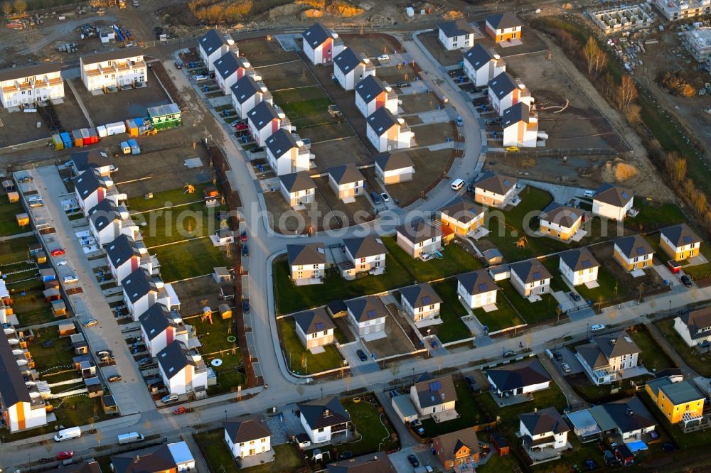 Aerial photograph Bernau - Construction site to build a new multi-family residential complex Friedenstaler Gaerten on Spreeallee - Havelstrasse in the district Friedenstal in Bernau in the state Brandenburg, Germany