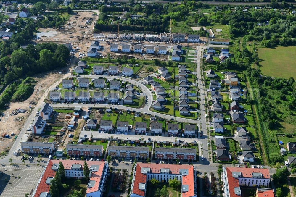 Bernau from above - Construction site to build a new multi-family residential complex Friedenstaler Gaerten on Spreeallee - Havelstrasse in the district Friedenstal in Bernau in the state Brandenburg, Germany