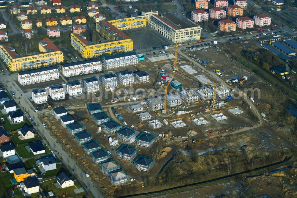 Bernau from the bird's eye view: Construction site to build a new multi-family residential complex Friedenstaler Gaerten on Spreeallee - Havelstrasse in the district Friedenstal in Bernau in the state Brandenburg, Germany