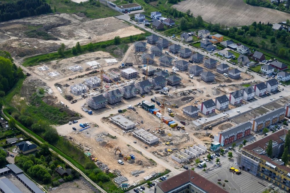 Aerial image Bernau - Construction site to build a new multi-family residential complex Friedenstaler Gaerten on Spreeallee - Havelstrasse in the district Friedenstal in Bernau in the state Brandenburg, Germany