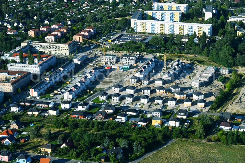 Bernau from the bird's eye view: Construction site to build a new multi-family residential complex Friedenstaler Gaerten on Spreeallee - Havelstrasse in the district Friedenstal in Bernau in the state Brandenburg, Germany