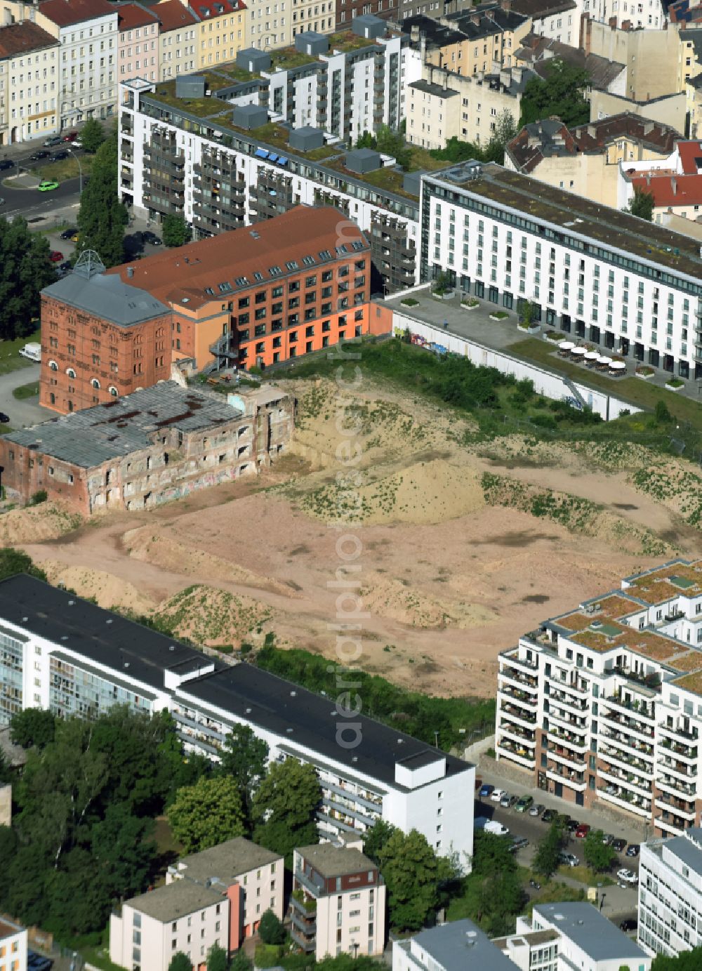 Aerial image Berlin - Construction site to build a new multi-family residential complex Friedrichshain-Hoefe on Friedenstrasse, Pufendorfstrasse and Matthiasstrasse in the district Friedrichshain in Berlin, Germany