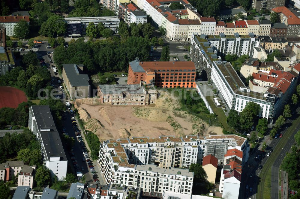 Aerial image Berlin - Construction site to build a new multi-family residential complex Friedrichshain-Hoefe on Friedenstrasse, Pufendorfstrasse and Matthiasstrasse in the district Friedrichshain in Berlin, Germany