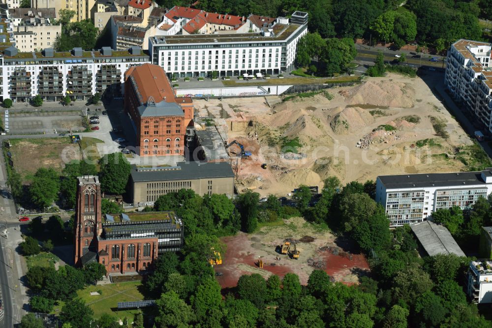 Aerial photograph Berlin - Construction site to build a new multi-family residential complex Friedrichshain-Hoefe on Friedenstrasse, Pufendorfstrasse and Matthiasstrasse in the district Friedrichshain in Berlin, Germany