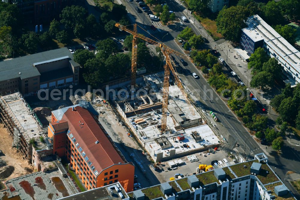 Aerial photograph Berlin - Construction site to build a new multi-family residential complex Friedrichshain-Hoefe on Friedenstrasse, Pufendorfstrasse and Matthiasstrasse in the district Friedrichshain in Berlin, Germany