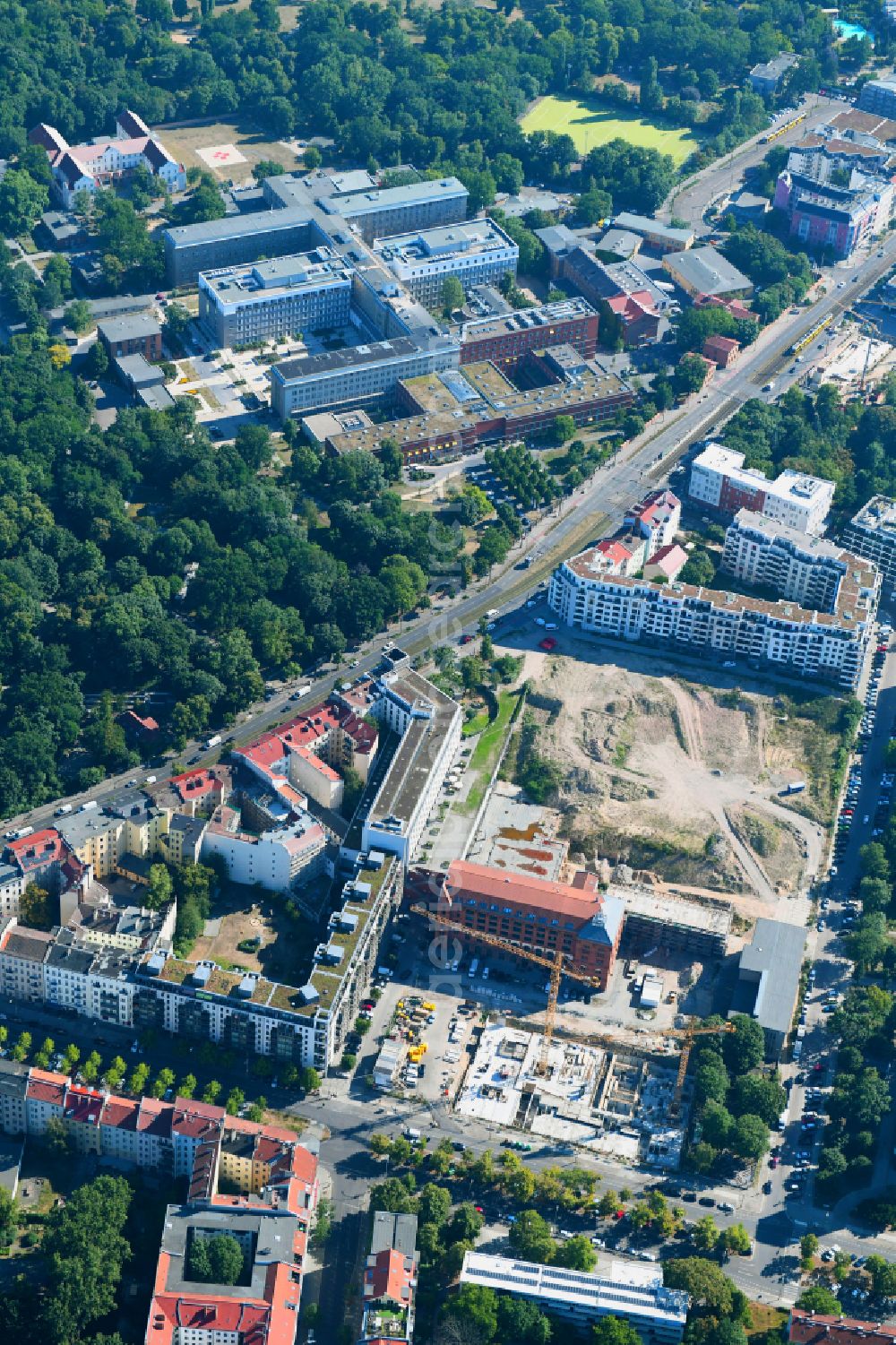 Aerial photograph Berlin - Construction site to build a new multi-family residential complex Friedrichshain-Hoefe on Friedenstrasse, Pufendorfstrasse and Matthiasstrasse in the district Friedrichshain in Berlin, Germany