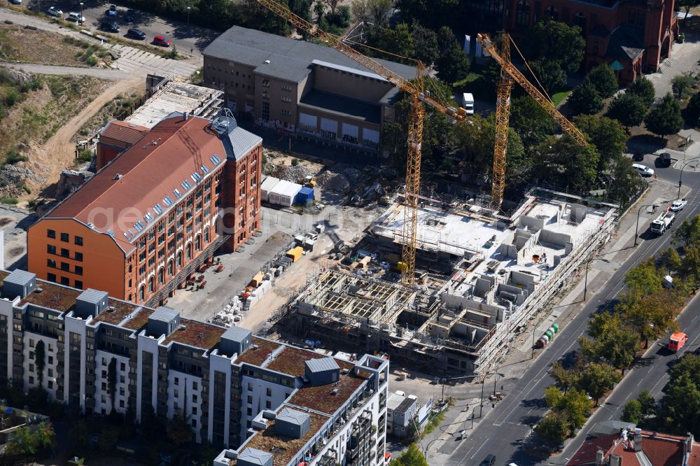 Aerial photograph Berlin - Construction site to build a new multi-family residential complex Friedrichshain-Hoefe on Friedenstrasse, Pufendorfstrasse and Matthiasstrasse in the district Friedrichshain in Berlin, Germany