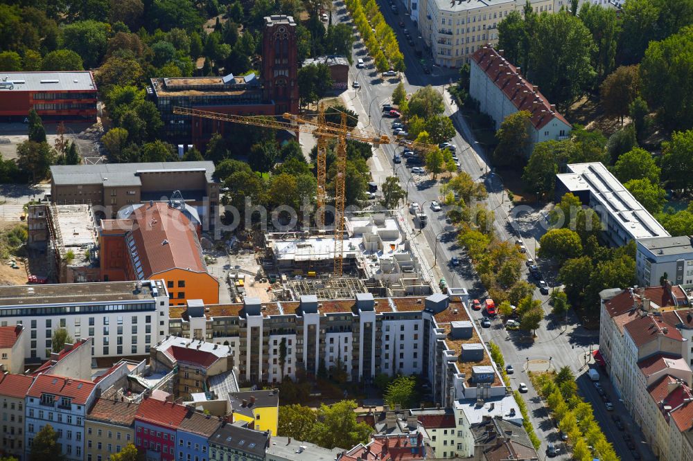 Aerial image Berlin - Construction site to build a new multi-family residential complex Friedrichshain-Hoefe on Friedenstrasse, Pufendorfstrasse and Matthiasstrasse in the district Friedrichshain in Berlin, Germany